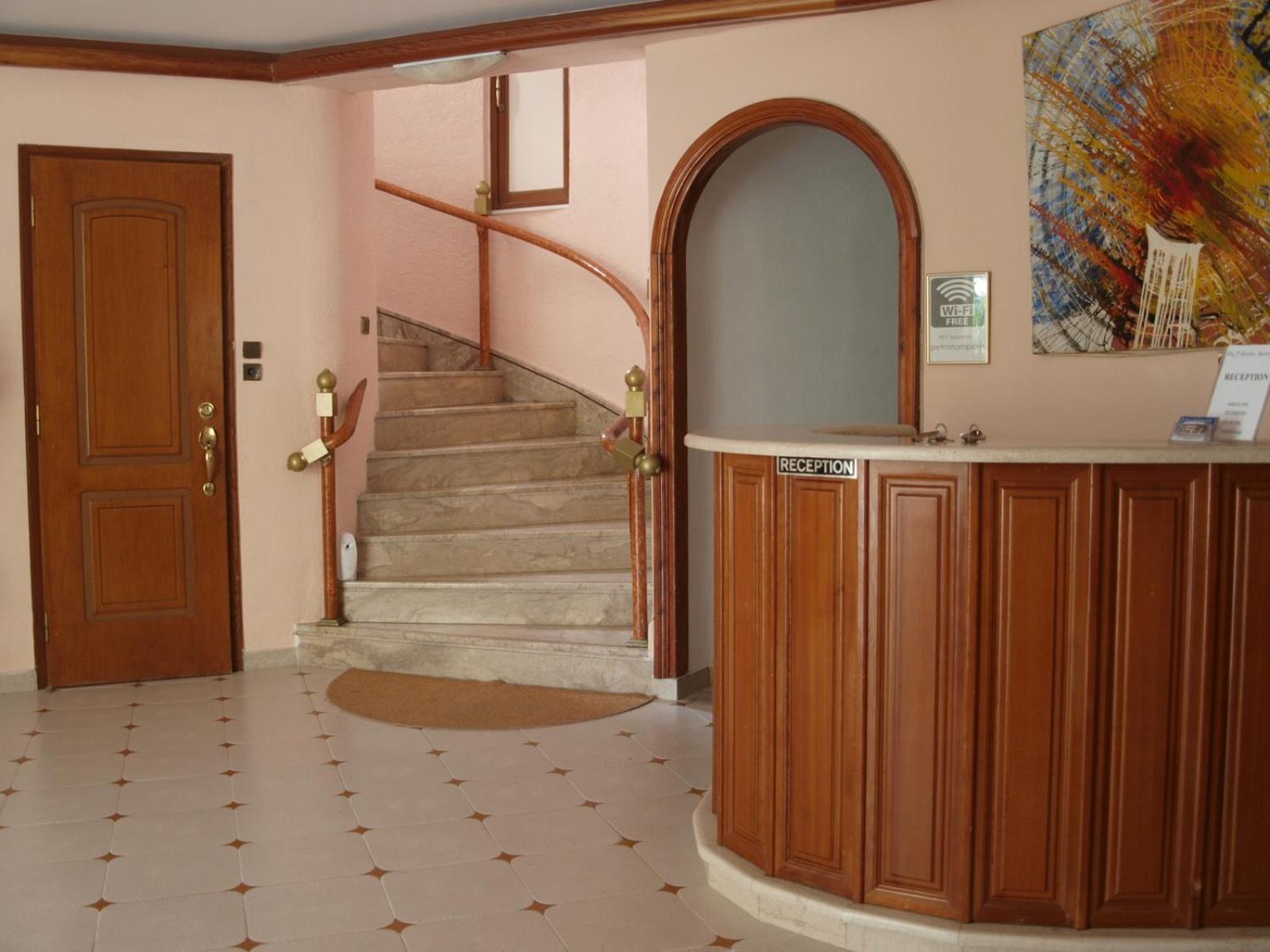 Studios Souropanis كامينا فورلا المظهر الخارجي الصورة